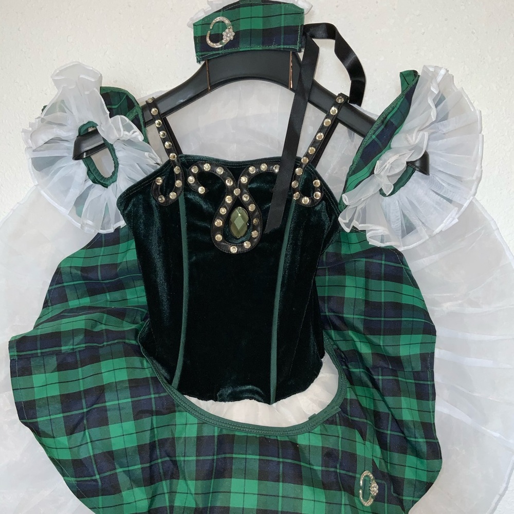 Dress/costume
